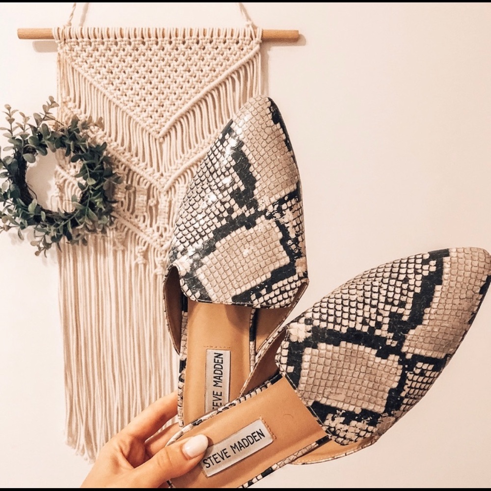 Steve Madden snake skin flats